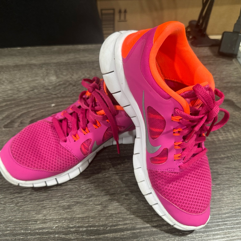 Nike Black Smartwatch With Rectangular Touchscreen - image 2